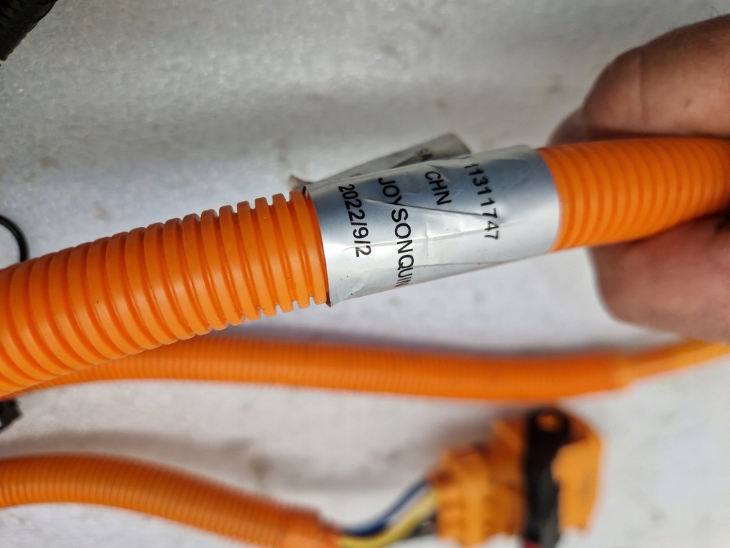 фото №10, Mg-zs suv rhd передний точка зарядки разъём вход mg