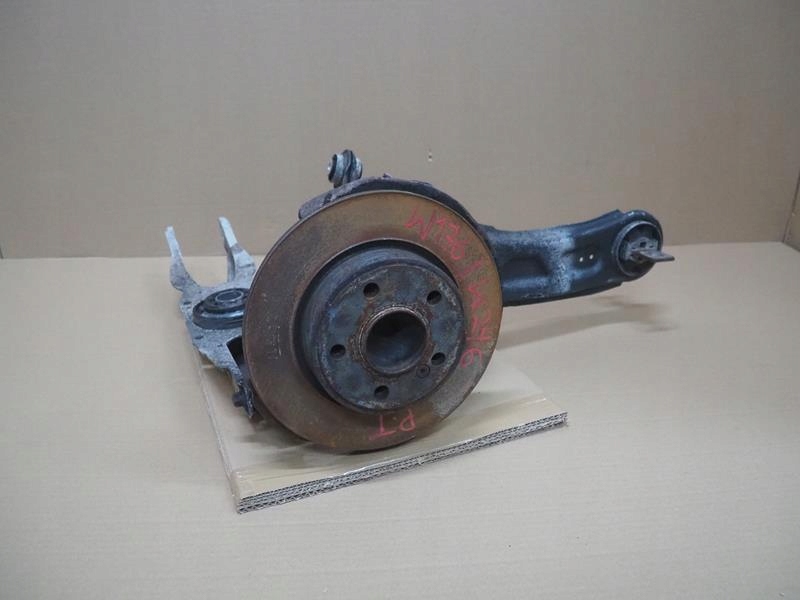 фото №1, Поворотный кулак ступица правый задняя задняя mercedes w176 w246