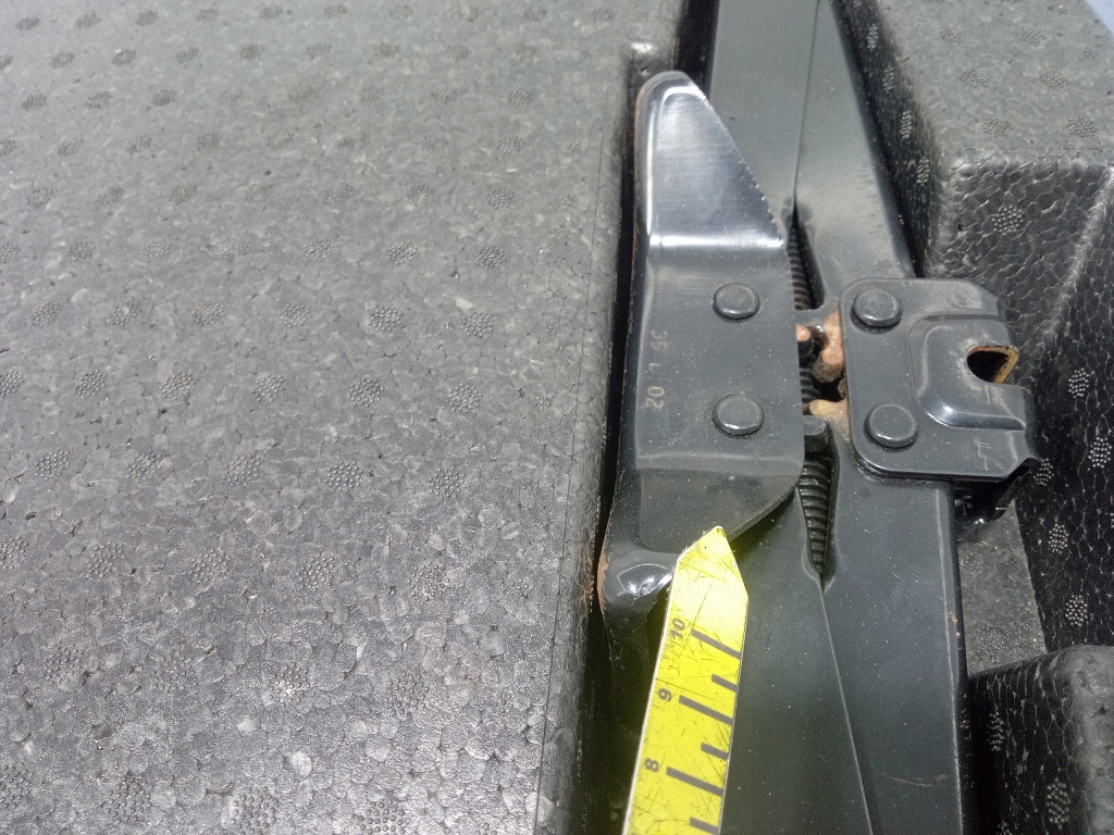 фото №8, Nissan primera p12 liftback вкладыш багажника набор ремонтный 84975-av300