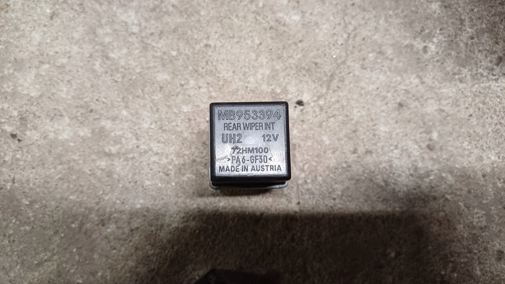 фото №1, Mitsubishi space star i 98-05 реле mb953394