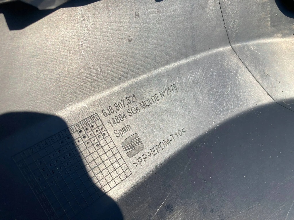 фото №8, Seat ibiza iv 6j,6p молдинг накладка-спойлер дифузор накладка бампера задня 6j8807521