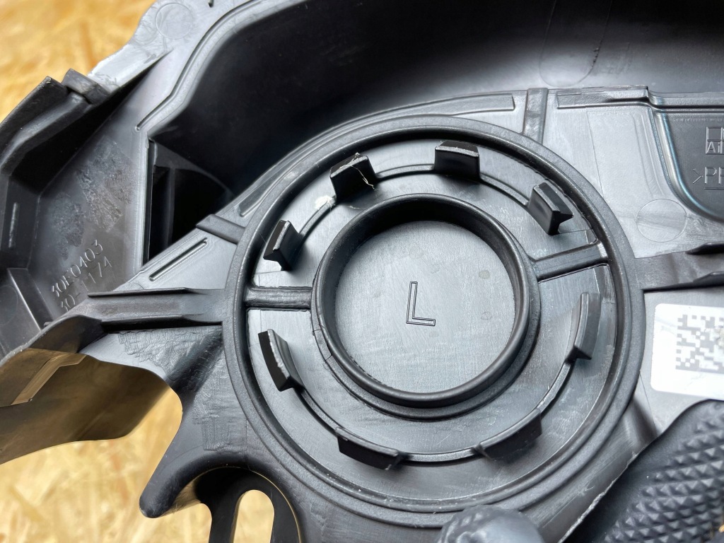 фото №10, Прокладка защита амортизатора капот левая bmw 3 g20 g21 7419383