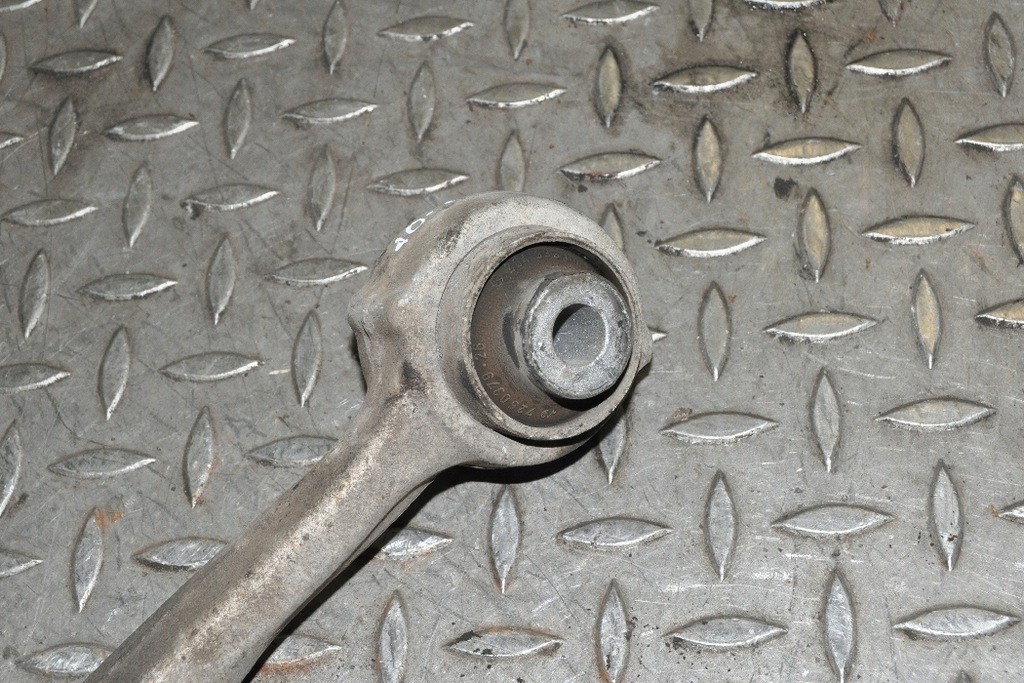 фото №3, Mercedes r172 slk250 2011 rhd передний левый рычаг