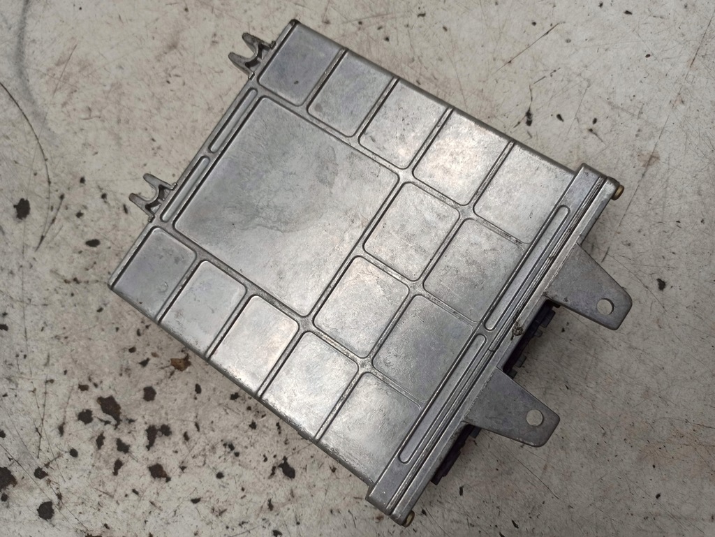 фото №10, Vw passat b5 1.6 b бортовой компьютер блок управления 8d0907558 0261204501/502