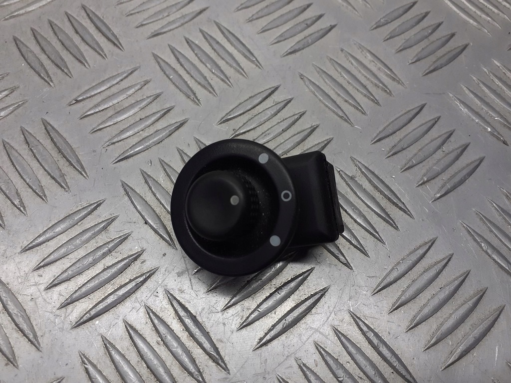 фото №1, Панель регулювання дзеркал renault megane ii 8200002442