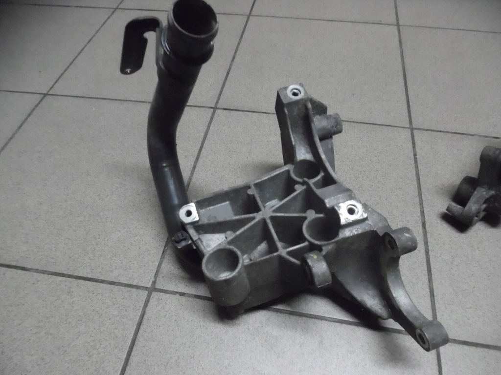 фото №7, Audi a6c6 кронштейн насоса 059145169p комплектная