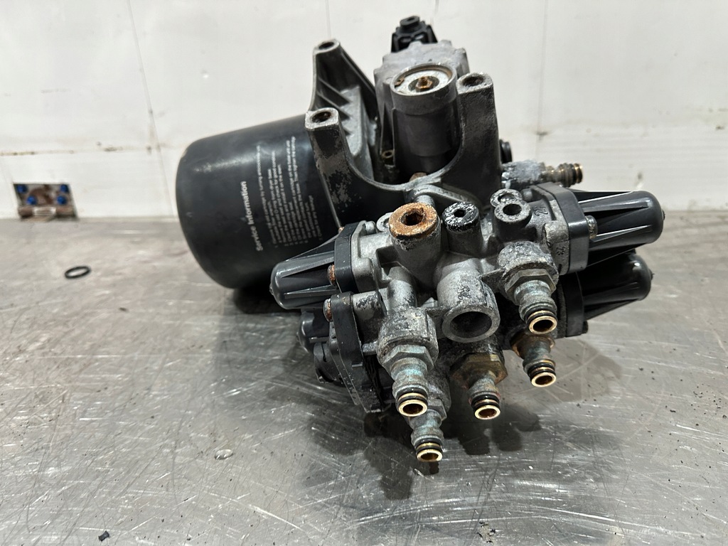 фото №5, Осушувач повітря клапан iveco stralis hi-way 4324160010 9325001010