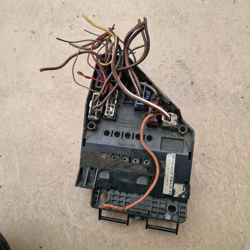 фото №2, Land rover freelander 2002 yqe000380 рамка / модуль предохранителей yqe000380