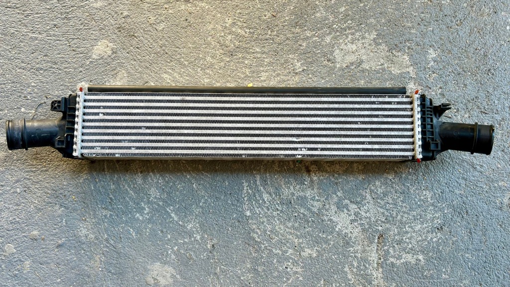 фото №1, Интеркулер porsche macan 3.0 tdi 95b145805a