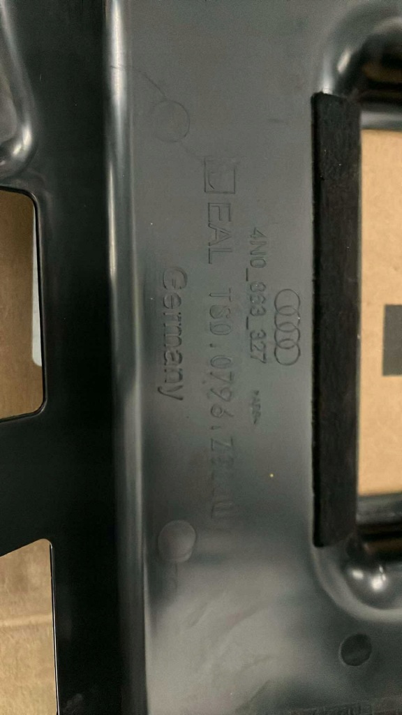 Audi a8 d5 основание аккумулятор 4n0863327 оригинальный номер б/у Недорого