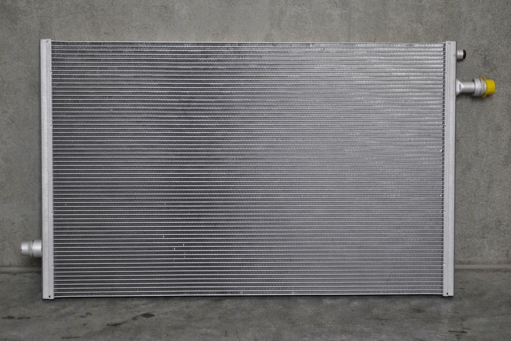 фото №1, Nowa оригінальна радіатор wody jaguar i-pace 2018