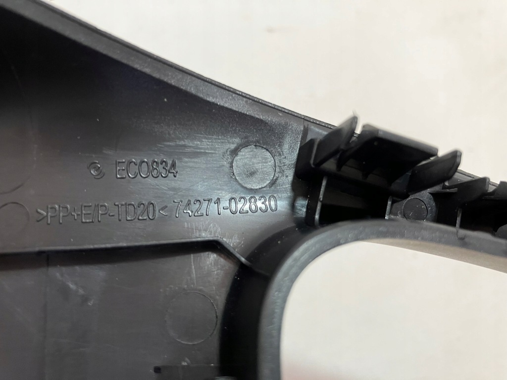 фото №9, Corolla e21 кнопка перемикач вікон правий задня