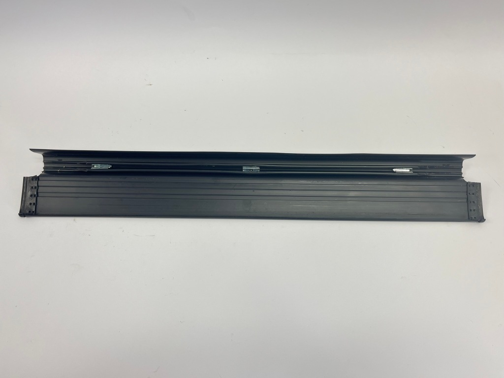 Молдинг порог накладка порог mercedes w124 sedan универсал задний  правый левый Оригинал