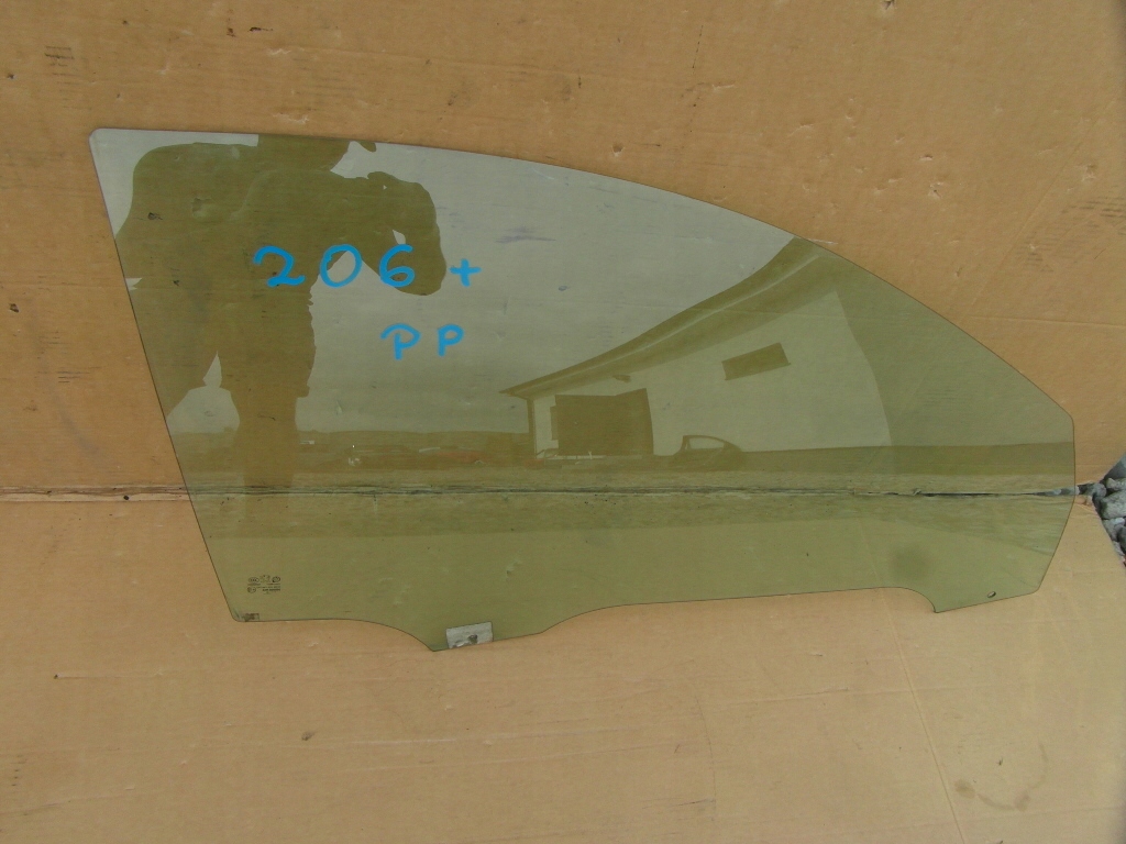 фото №1, Стекло дверь перед правая peugeot 206 + plus 3d. 09r