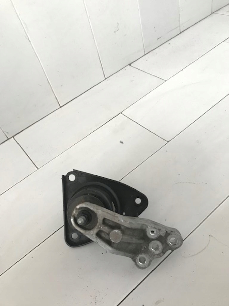 фото №1, Подушка двигуна kia ceed i 1,6crdi автоматична коробка передач