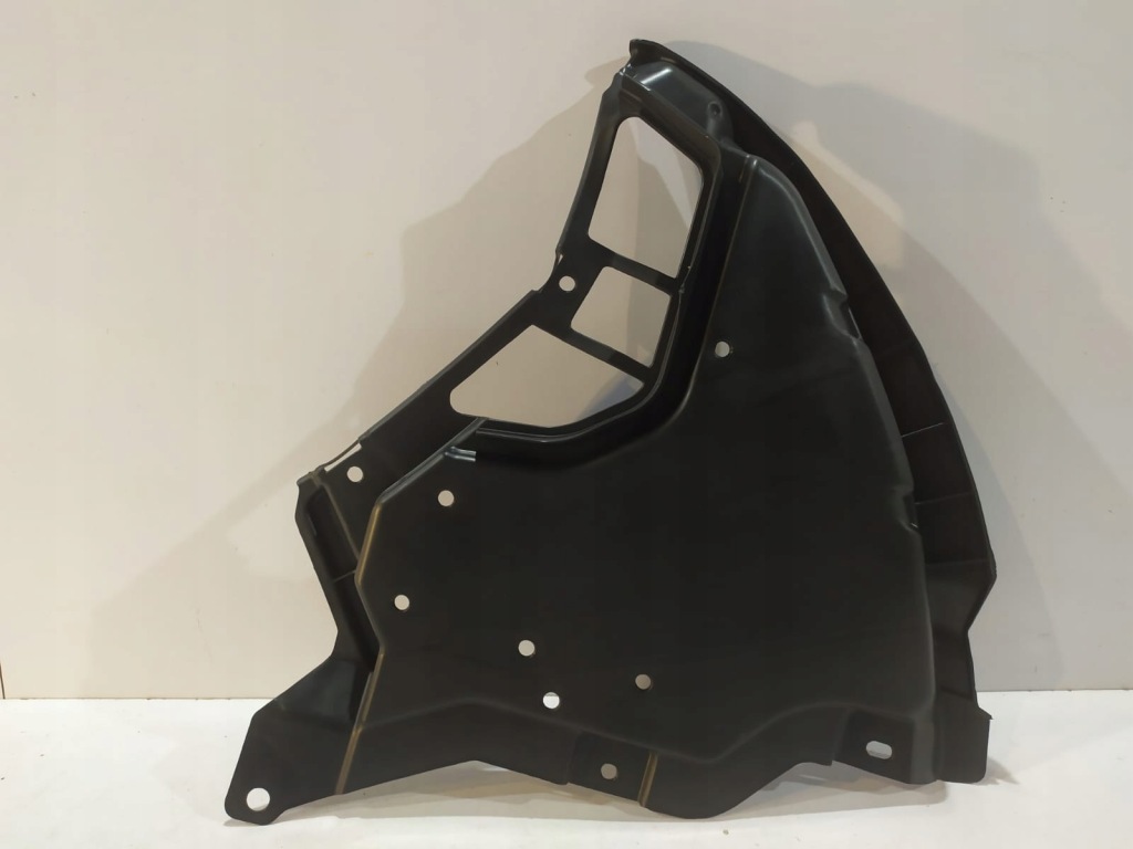 фото №2, Mercedes s w223 захист нижня r трикутник - 15568