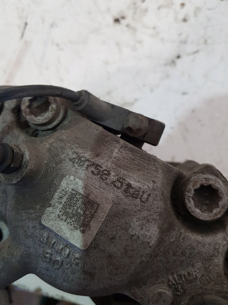 Суппорт тормозной правый перед 322x32 mercedes w207 Оригинал