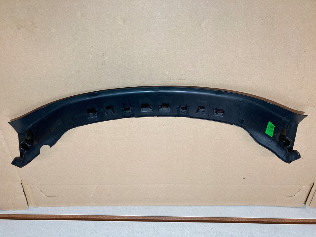 фото №5, Молдинг захист багажника верхній tesla model 3