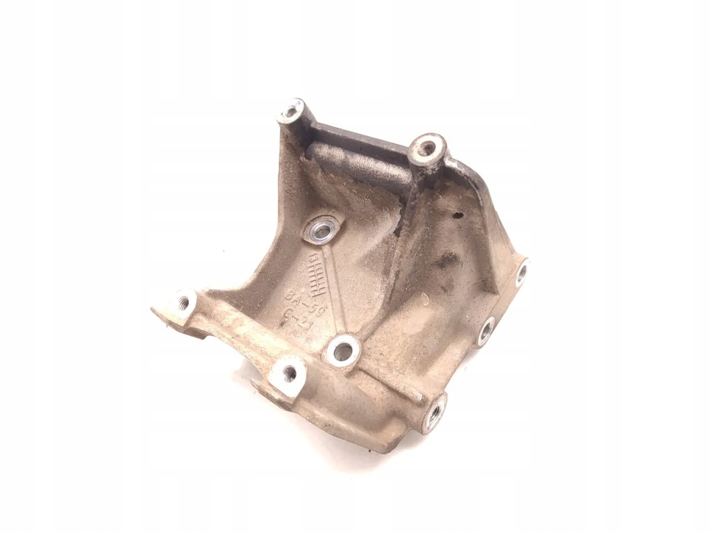 Toyota hilux vigo кронштейн генератора 2.5 d-4d 4wd дизель 106kw 144 hp Оригинал