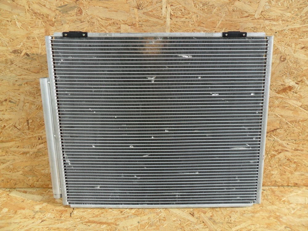 фото №8, Toyota hilux 2005- радиатор кондиционера