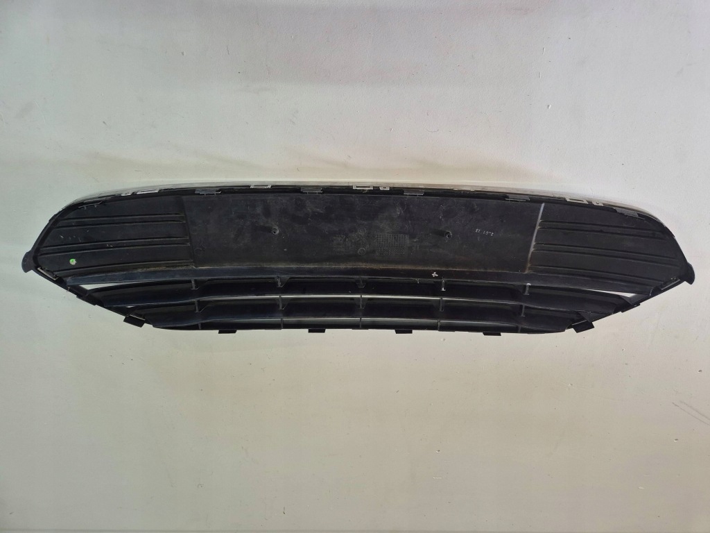 фото №11, Ford b-max решётка бампера средняя перед