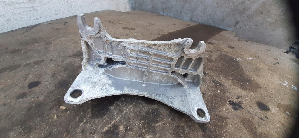 фото №3, Кронштейн подушка двигуна кронштейн 1.4tce renault scenic iii 112200014r