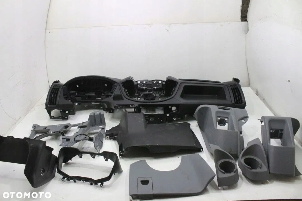 фото №1, Панель приладів консоль пластики тримачі transit mk8