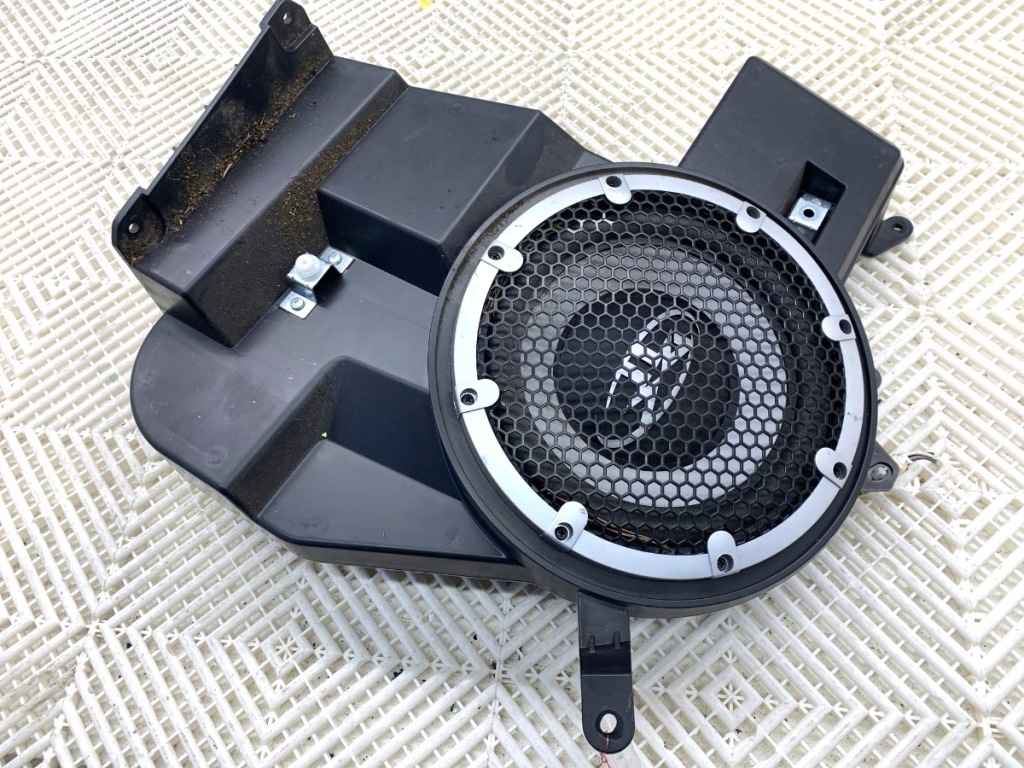 Купити Сабвуфер mitsubishi asx 8720a136 хетчбек динамік