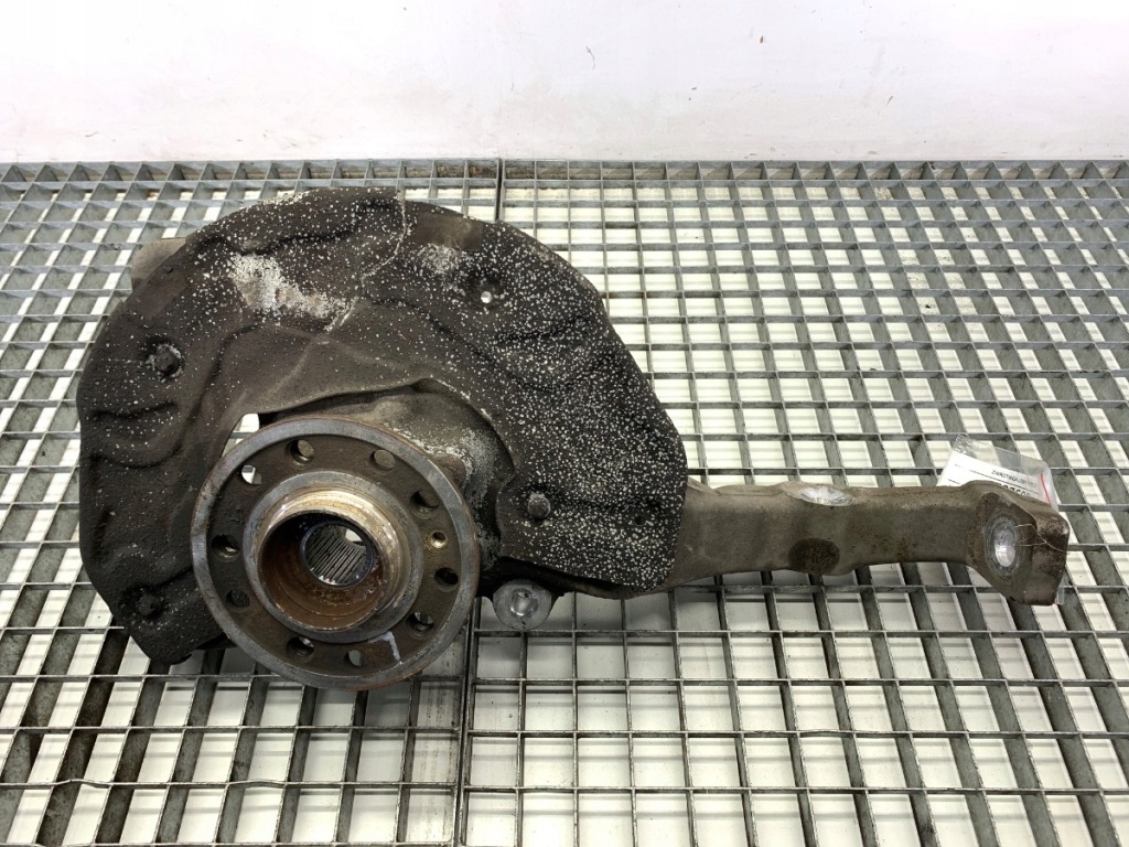 Купити Поворотний кулак лівий перед mercedes cls 3.0 435km