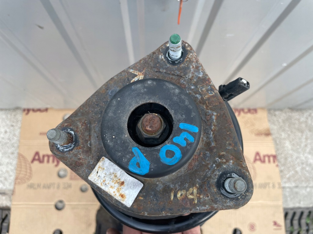 фото №4, Hyundai i40 1.7 амортизационная стойка правый