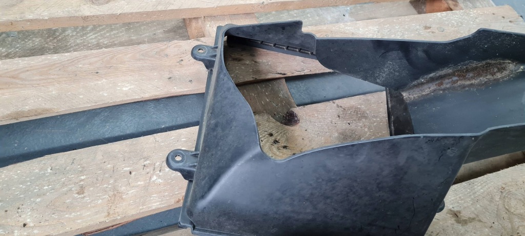 Maserati quattroporte vi впуск воздуха интеркулер правая 670002898 Киев