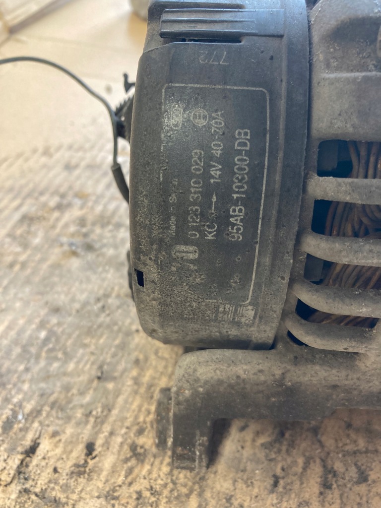 Ford fiesta escort 1.3 генератор 0123310029 95ab-10300-db Недорого