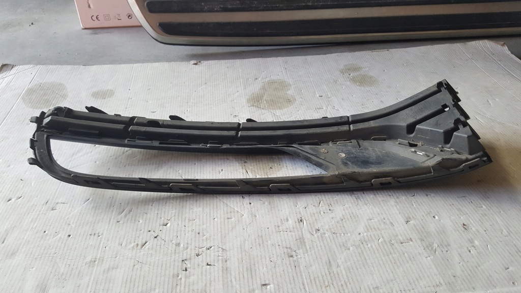 фото №10, Решітка бампера правий перед vw passat b7 3aa853666a