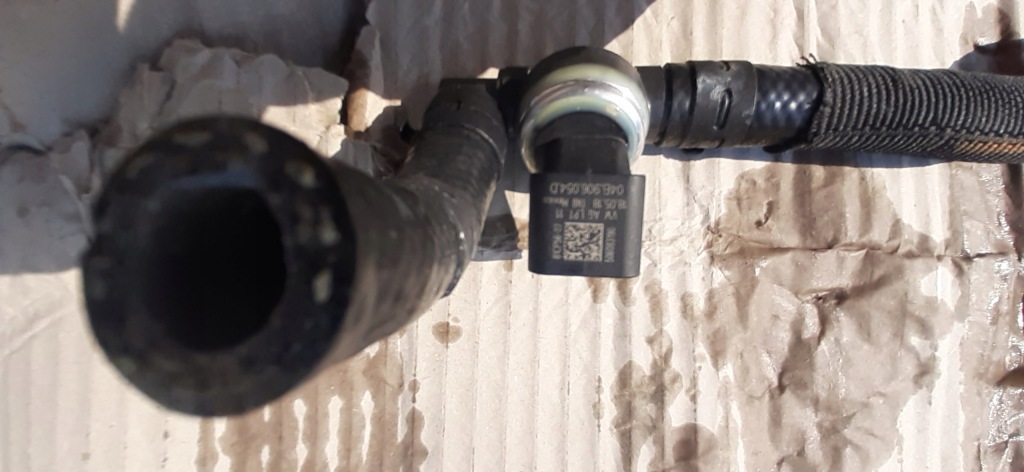 фото №5, Клапан давления топлива 04b906054d vw golf vii tdi