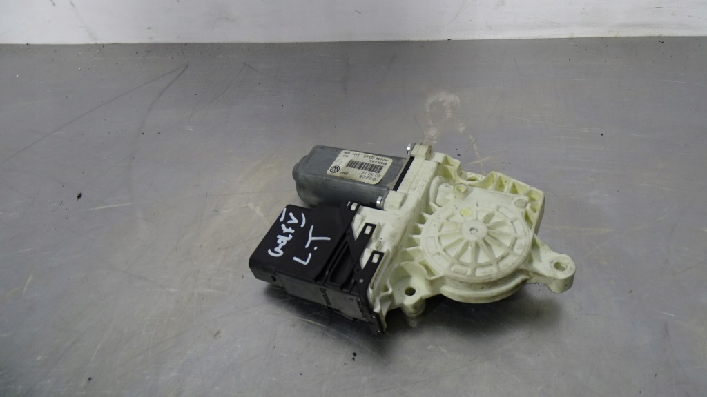 Купить Моторчик окон левый задний  volkswagen golf v 1.9tdi