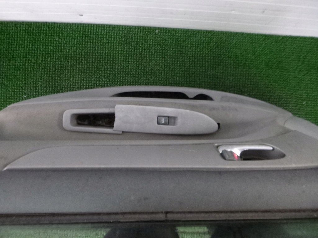 фото №8, Avensis verso 01-05 дверь передние правое перед