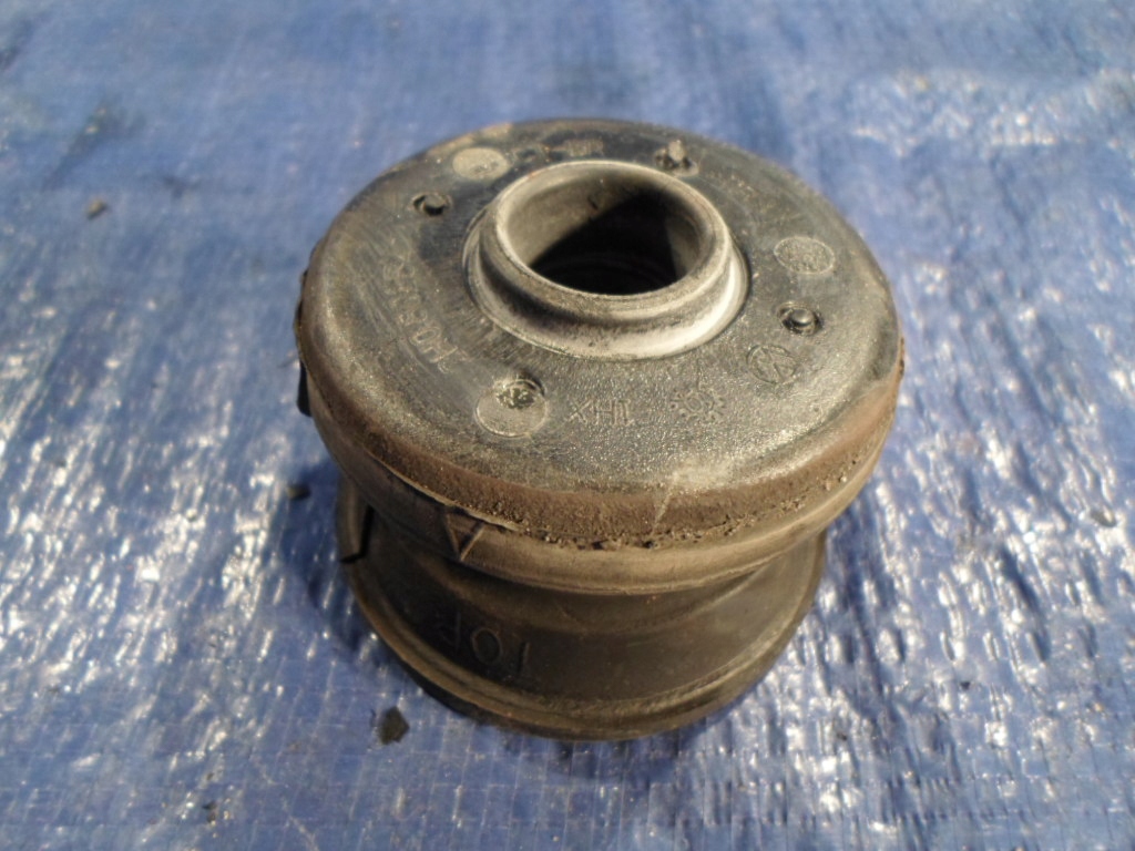 фото №1, Vw amarok подушка рамы 2h0801547a