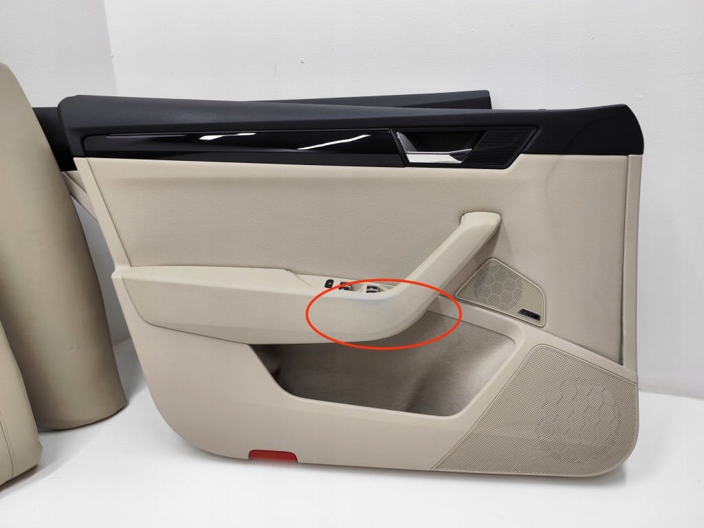 фото №11, Skoda superb iii kombi laurin&klement сидіння заднє сидіння тунель обшивки комплект