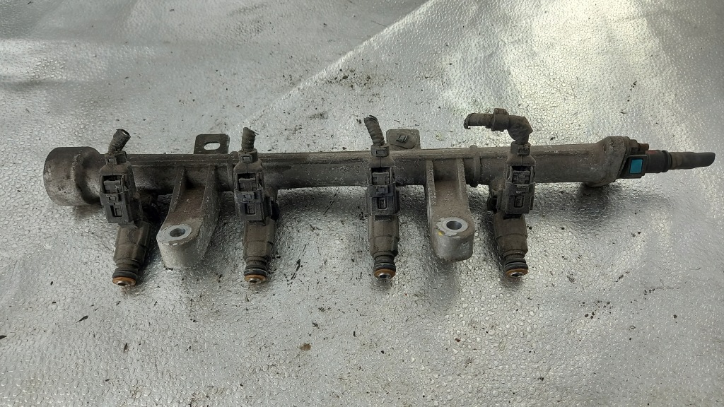 фото №1, Молдинг упорскування hyundai getz 04r 1.3b hb