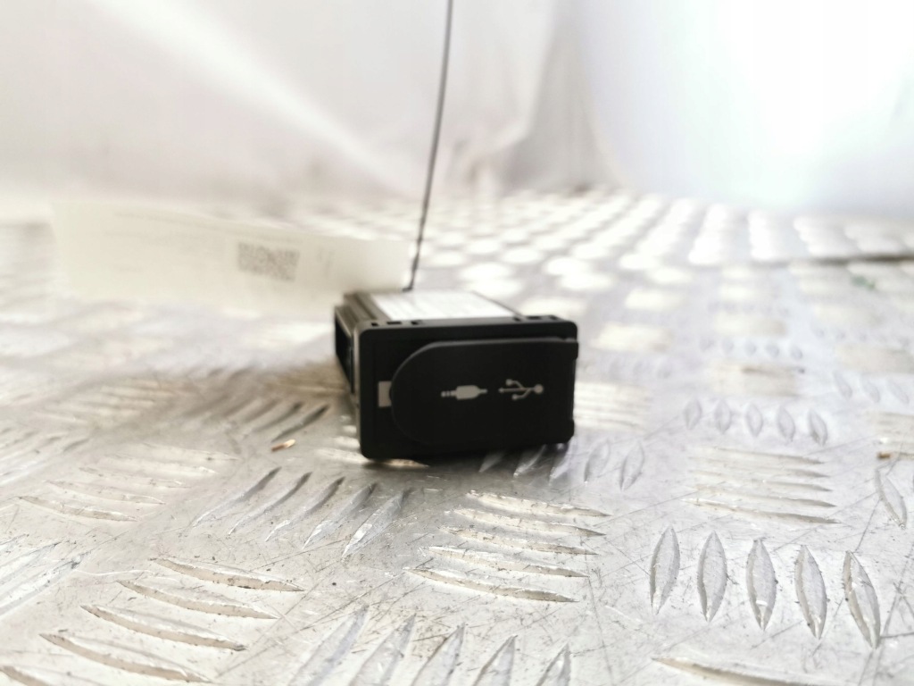 Купить Lexus nx 2016 разъём / соединитель usb 8919078010