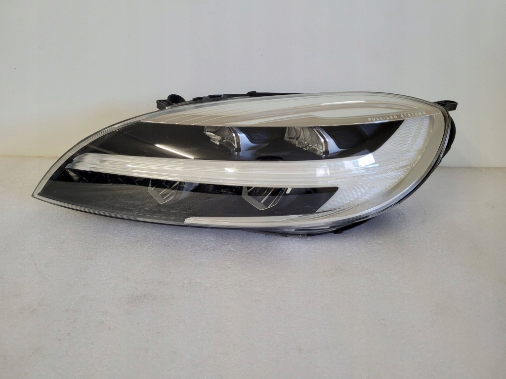 Купить Volvo v40 рестайлинг  фара левая full led система левый 31420443