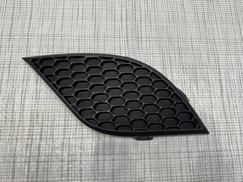 фото №1, Заглушка бампера jeep grand cherokee wk2 68143095ab