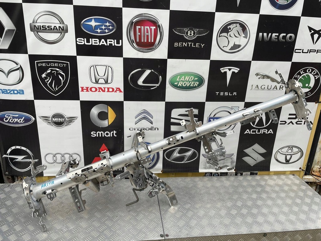 фото №1, Nissan ariya каркас консолі