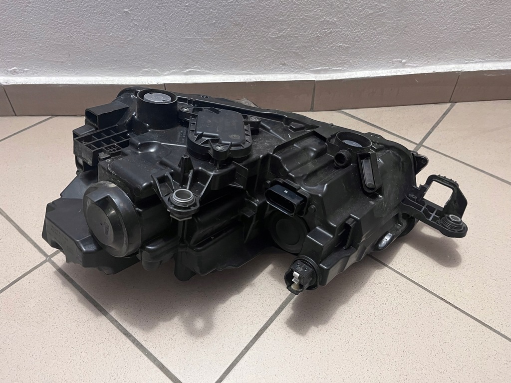 фото №14, Лампа передня перед права skoda scala skala full led 19-