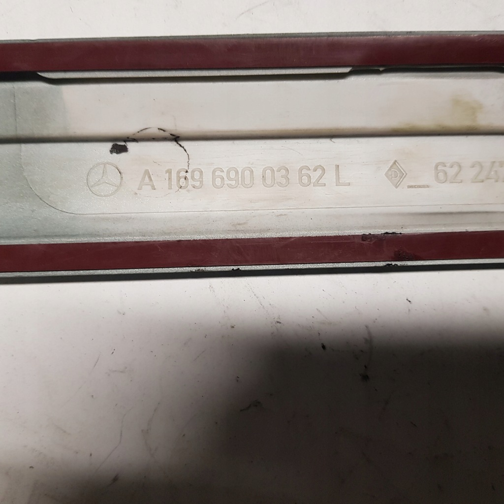 Mercedes a klasa 169 молдинг накладка двері перед ліва Доставка