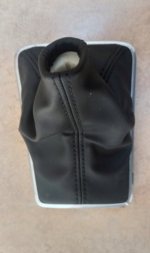 фото №1, Volvo v40 ii чохол домкрата перемикання передач