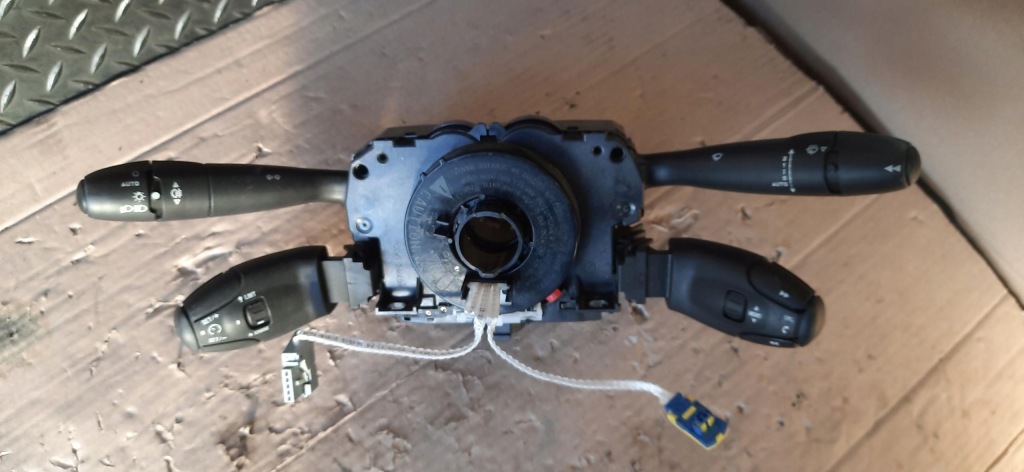 фото №1, Перемикач комбінований peugeot rcz 98062095xt