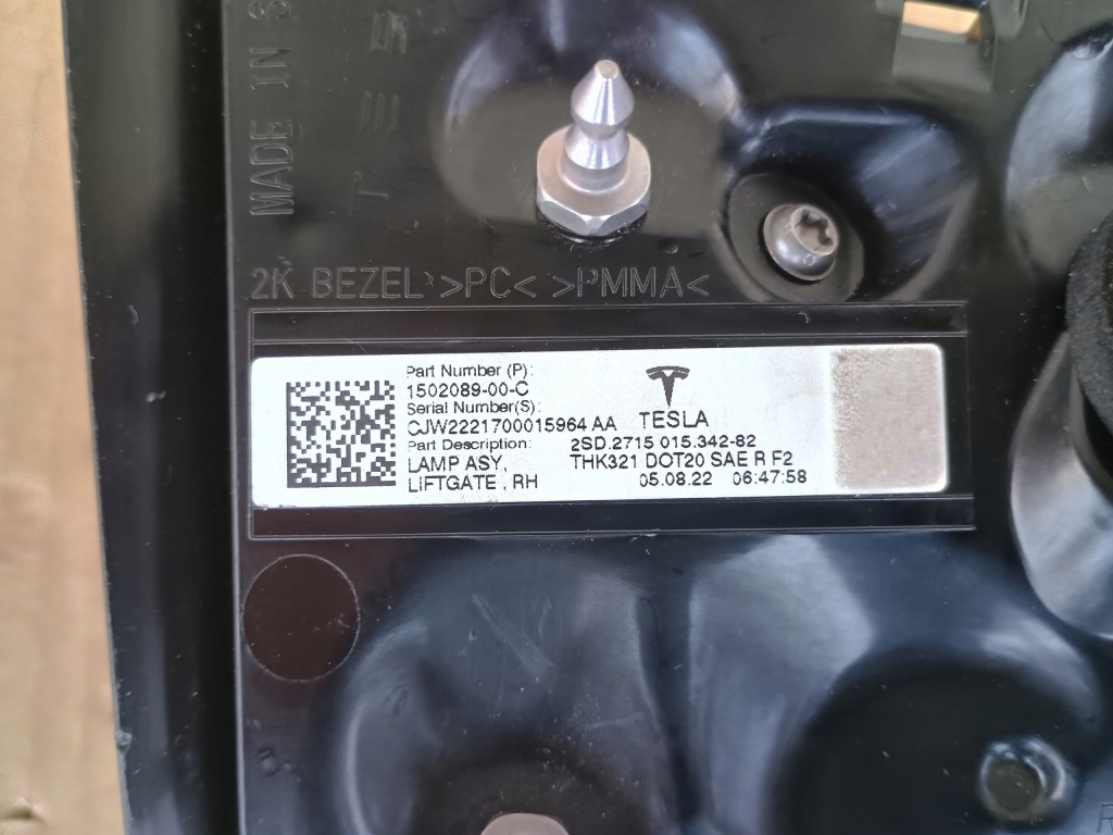 Фара задний задняя левая правый  tesla 3 3 led рестайлинг  оригинал Недорого