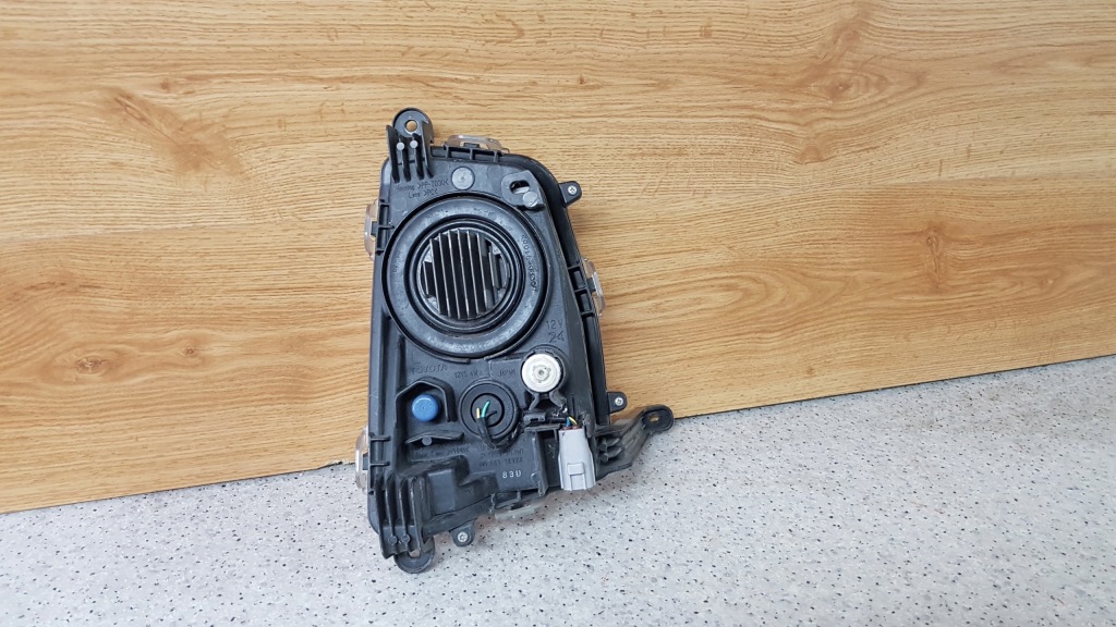 Toyota prius iv 4 2016 - led drl левый d 75 Оригинал