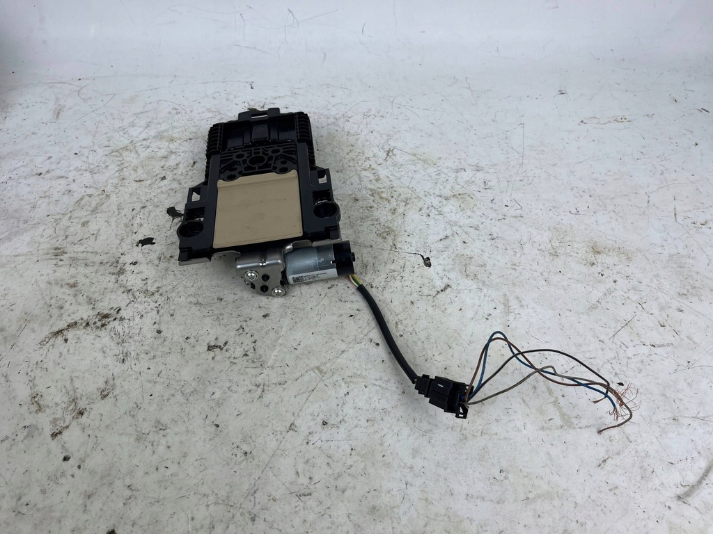 фото №1, Підголівник передній tesla model x ag151536